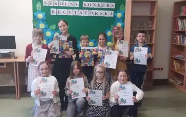 Herbatka z Janem i Julianem, czyli Szkolny Konkurs Recytatorski 12